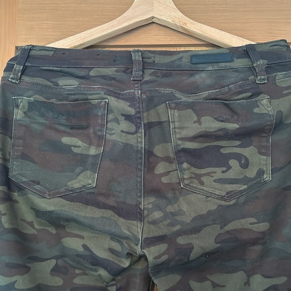 Super comfy slim fit designer camo jeans - Picture 5 of 6